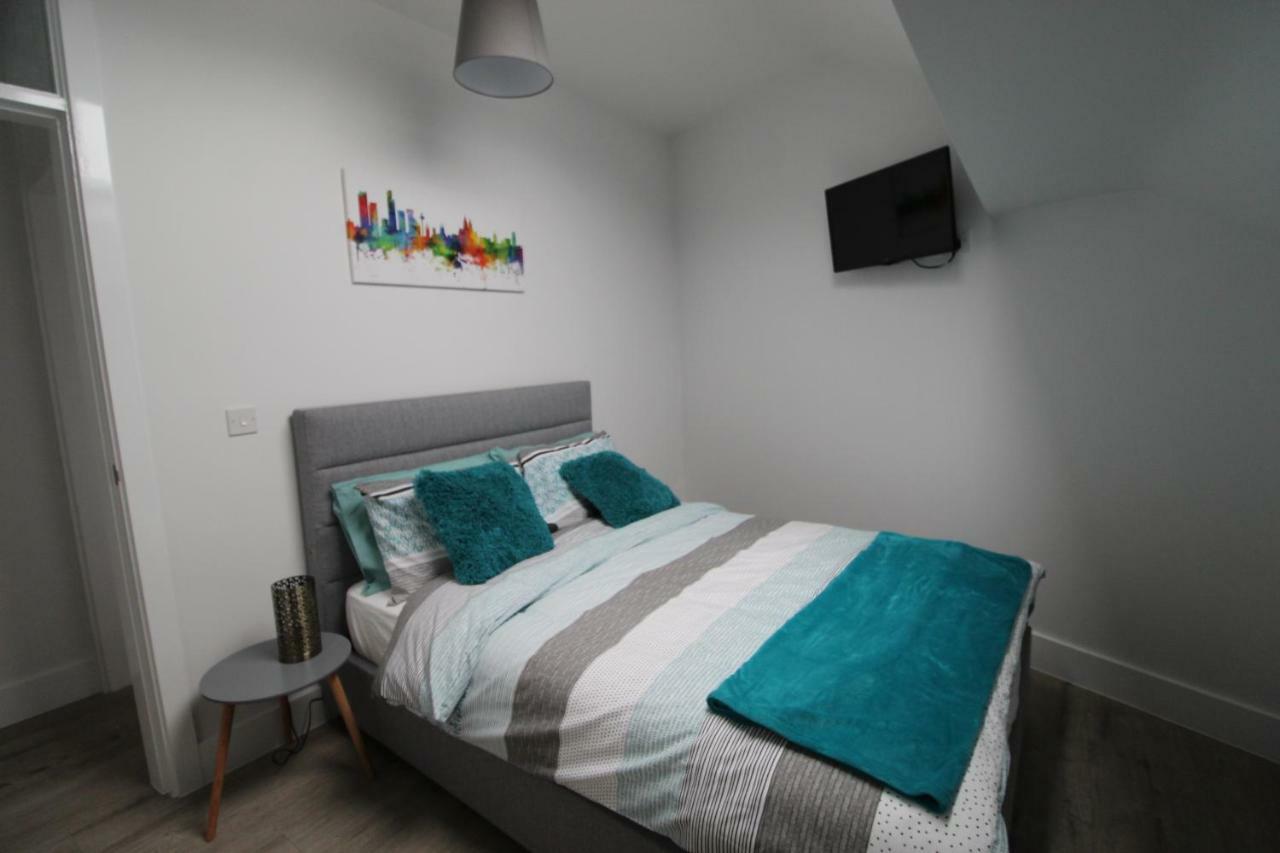 2 Serviced Apartments In Childwall-South Liverpool - Each Apartment Sleeps 6 Exterior foto