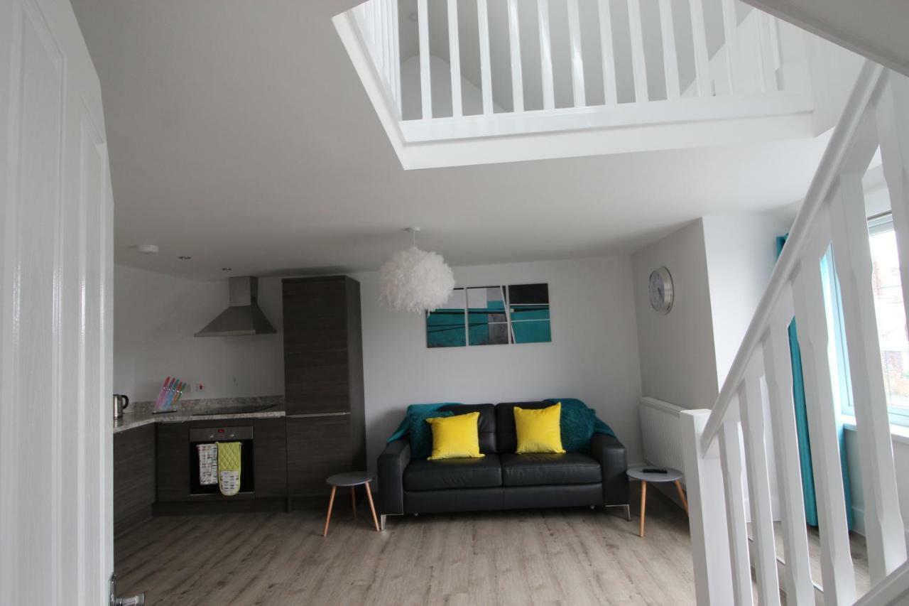 2 Serviced Apartments In Childwall-South Liverpool - Each Apartment Sleeps 6 Exterior foto